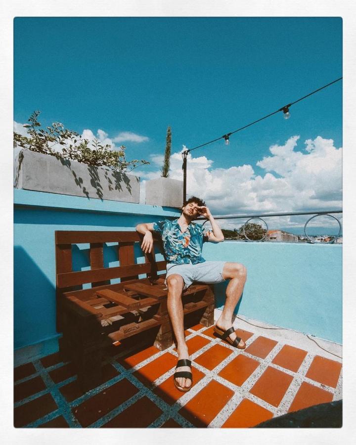 La Clave Hostel & Rooftop Cali Exterior photo